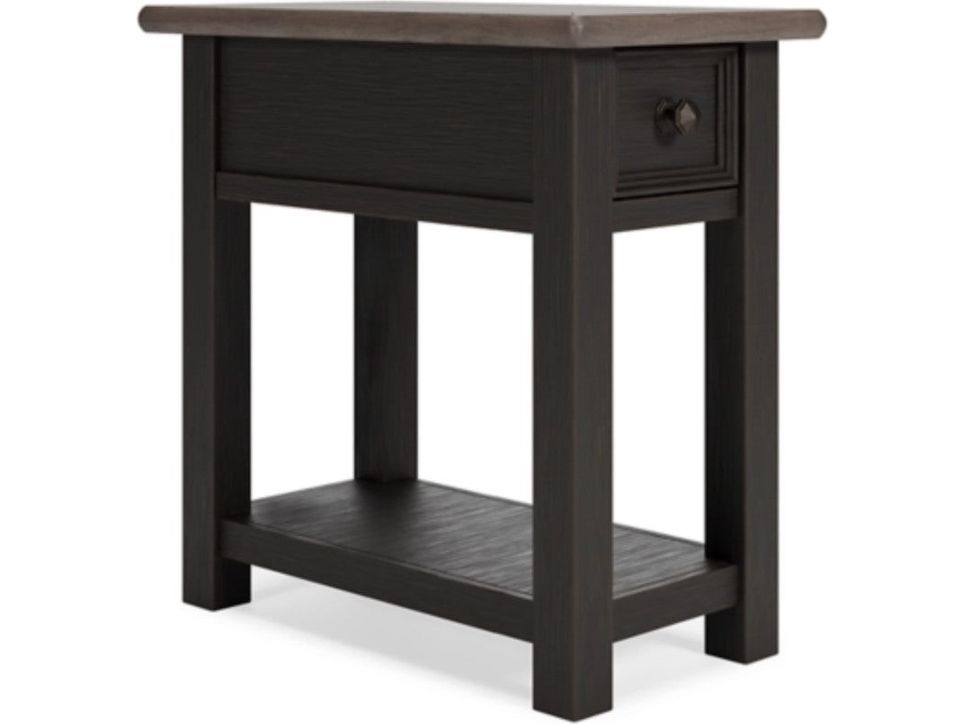 TYLER CREEK CHAIR SIDE END TABLE T736-107 - Schleider Furniture & Mattress Company