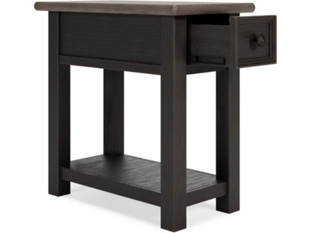 TYLER CREEK CHAIR SIDE END TABLE T736-107 - Schleider Furniture & Mattress Company