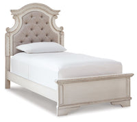 Realyn - Panel Bed