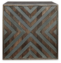 Dreggan - Square End Table - Brown
