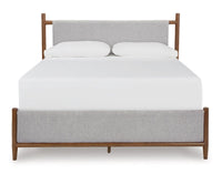 LYNCOTT QUEEN BED {REQUIRES -97 RAILS} B615-81