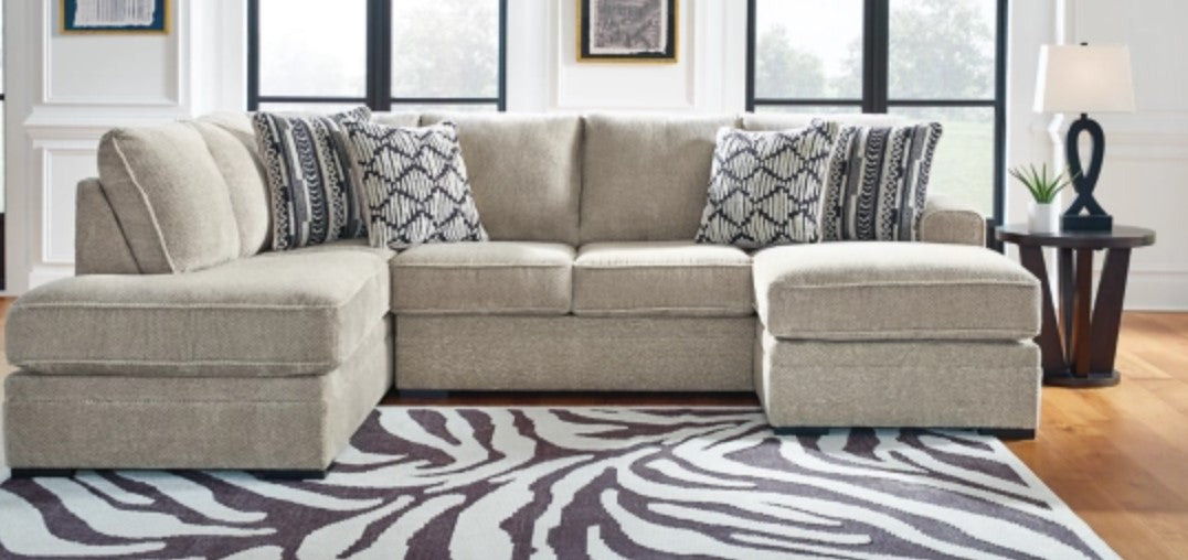 Calnita Sectional with Double-Chaise