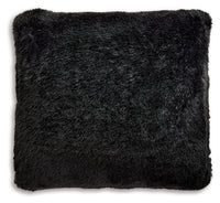Gariland - Faux Fur Pillow